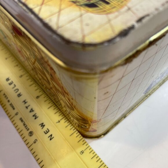 Vintage Destrooper Belgium Biscuit Tin With Charming Bakery Scene Artwork  16 Oz - Picture 12 of 14